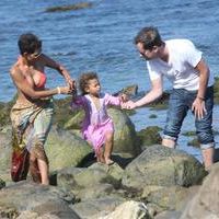 Halle Berry spends her 45th birthday on Malibu Beach photos | Picture 59771